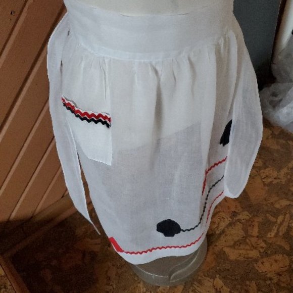 Vintage 50s 60s Half Apron White Shear w/ Appliquéd Card Theme & RicRac Trim - Picture 1 of 5